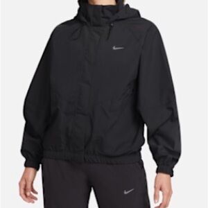 Nike Women's Storm Fit Windbreaker Jacket